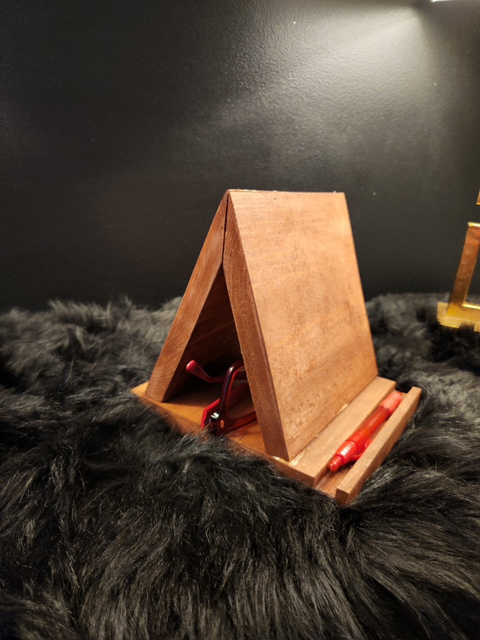 Triangle Book Stand