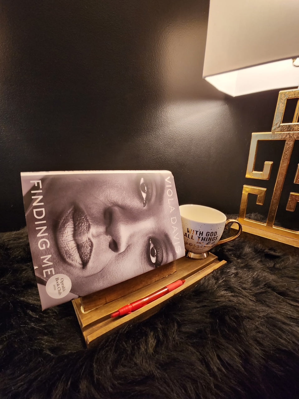 Triangle Book Stand