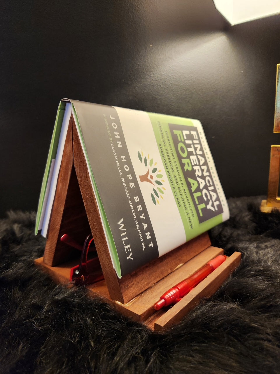 Triangle Book Stand